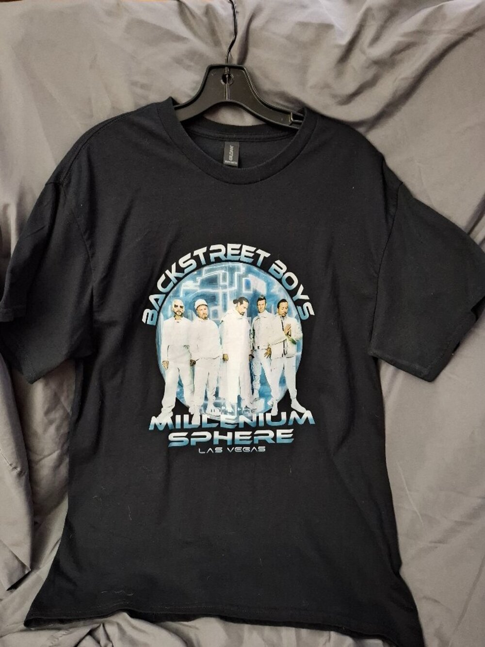 BACKSTREET BOYS TSHIRT SIZE L GRAPHIC ON FRONT & BACK